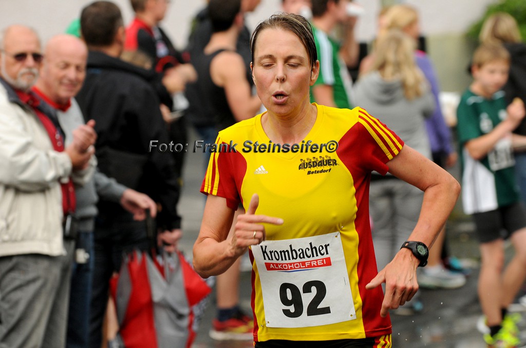 Foto 4301: 10-Kilometer-Hauptlauf mit Ramona Wied (SG Wenden)