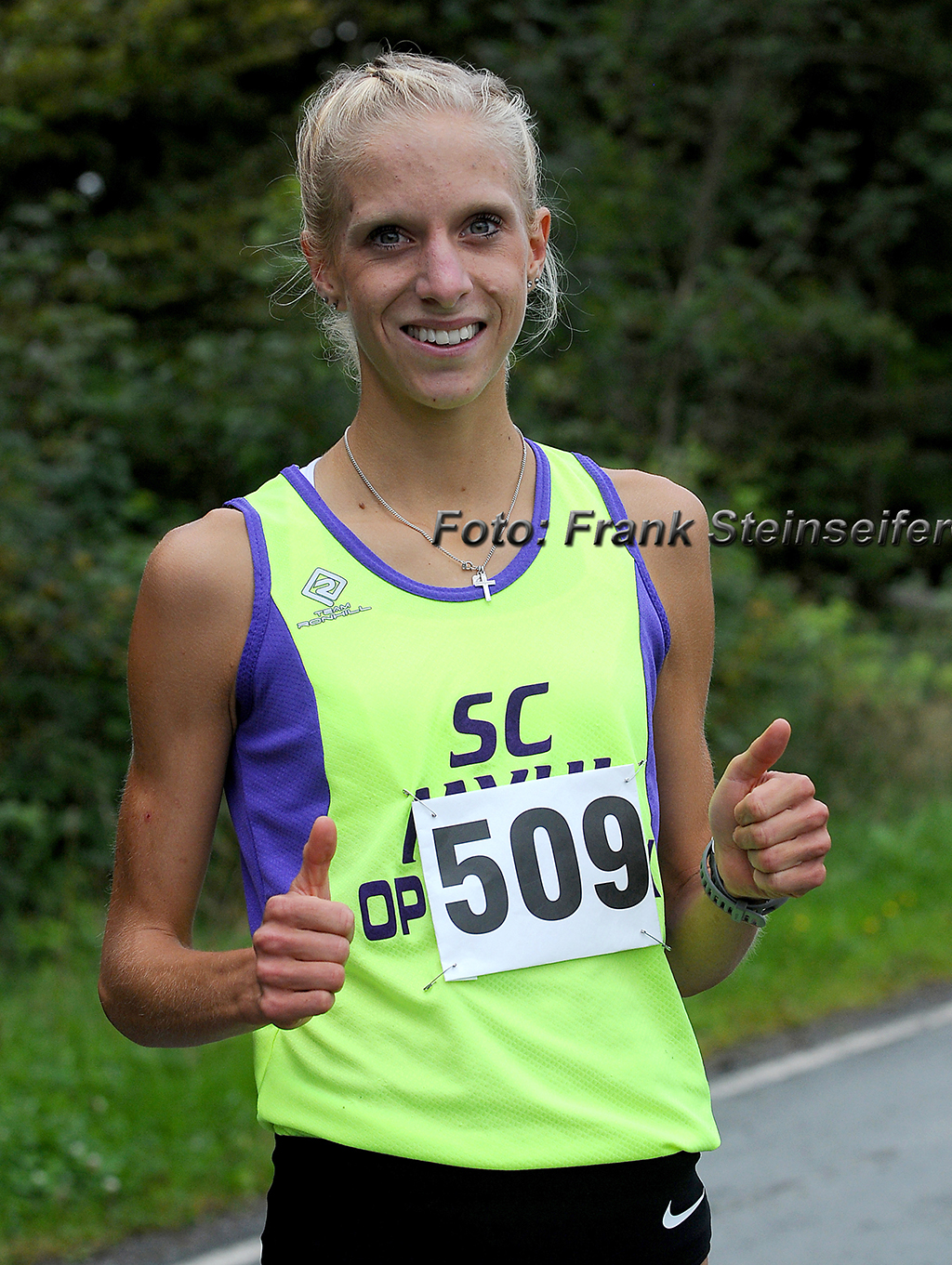Schnellste Läuferin des Tages und Westdeutsche Berglaufmeisterin 2014 ist Christin van Heukelum vom SC Myhl LA.