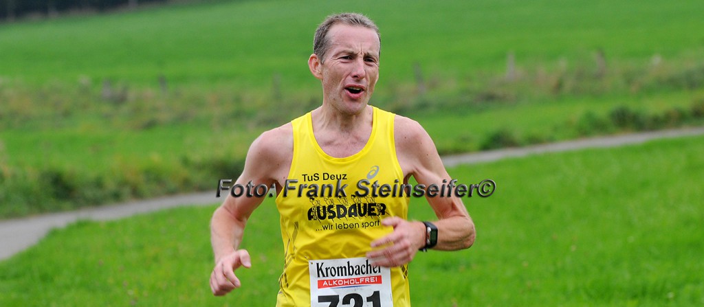 Andreas Senner (TuS Deuz) fluchte über die Streckenveränderung im Lauf über 20 Kilometer – die Konkurrenz ließ er dennoch weit hinter sich.