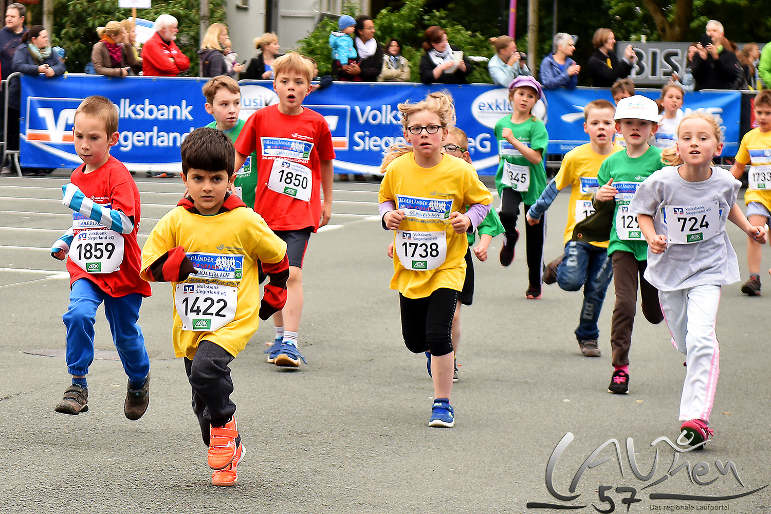 Auch die Jüngsten aus den Klassen 1 und 2 hatten ihren Spaß beim Lauf über 800 Meter.