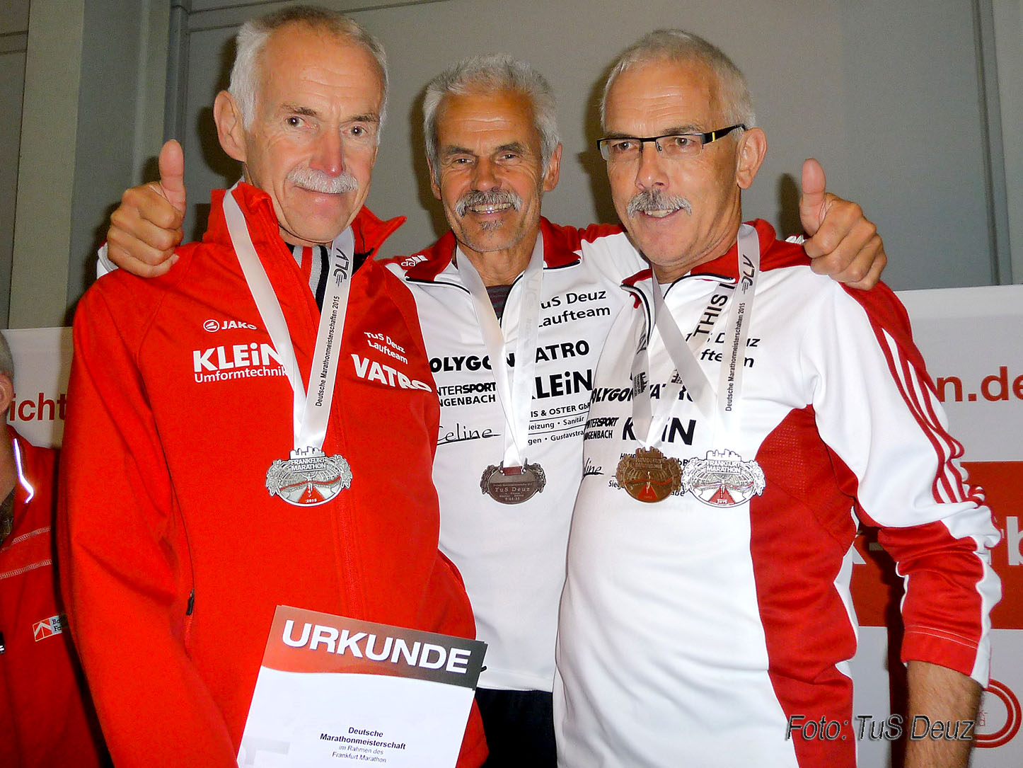 Das Trio des TuS Deuz gewann den Deutschen Meistertitel in der Mannschaftswertung M60/65 (v.l.): Gerhard Schneider, Günter Bieler und Karl Steiner.