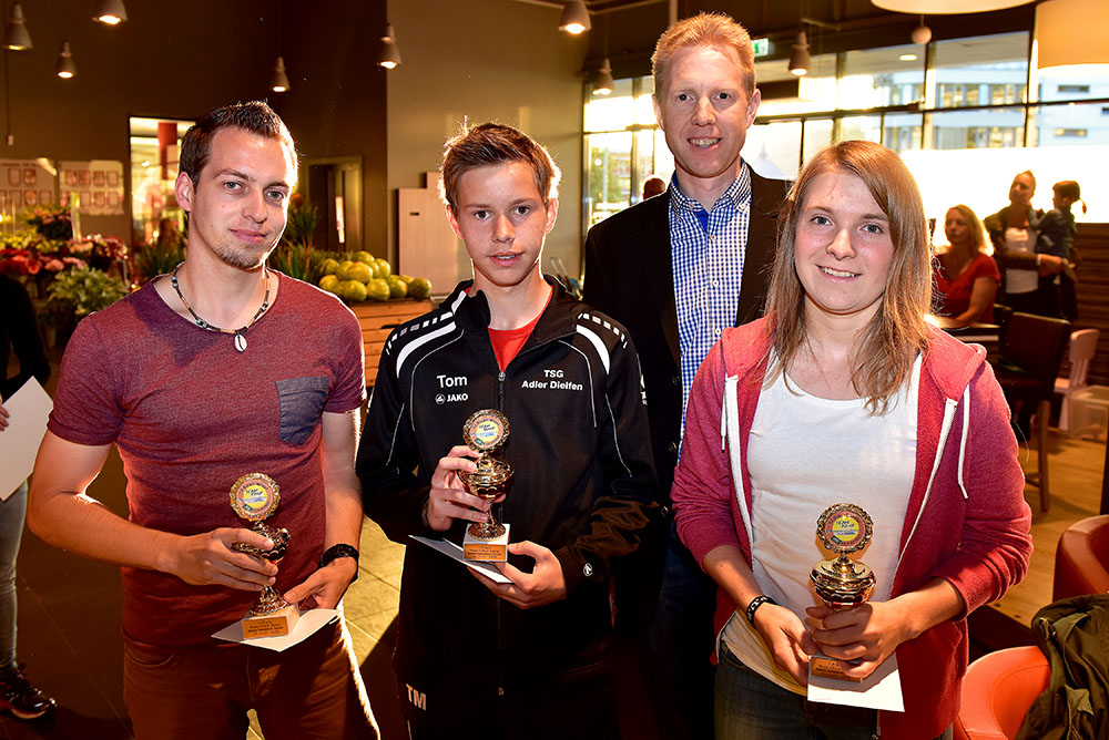 Die Sieger in der Gästeteam-Wertung beim 12. Siegerländer AOK-Firmenlauf.