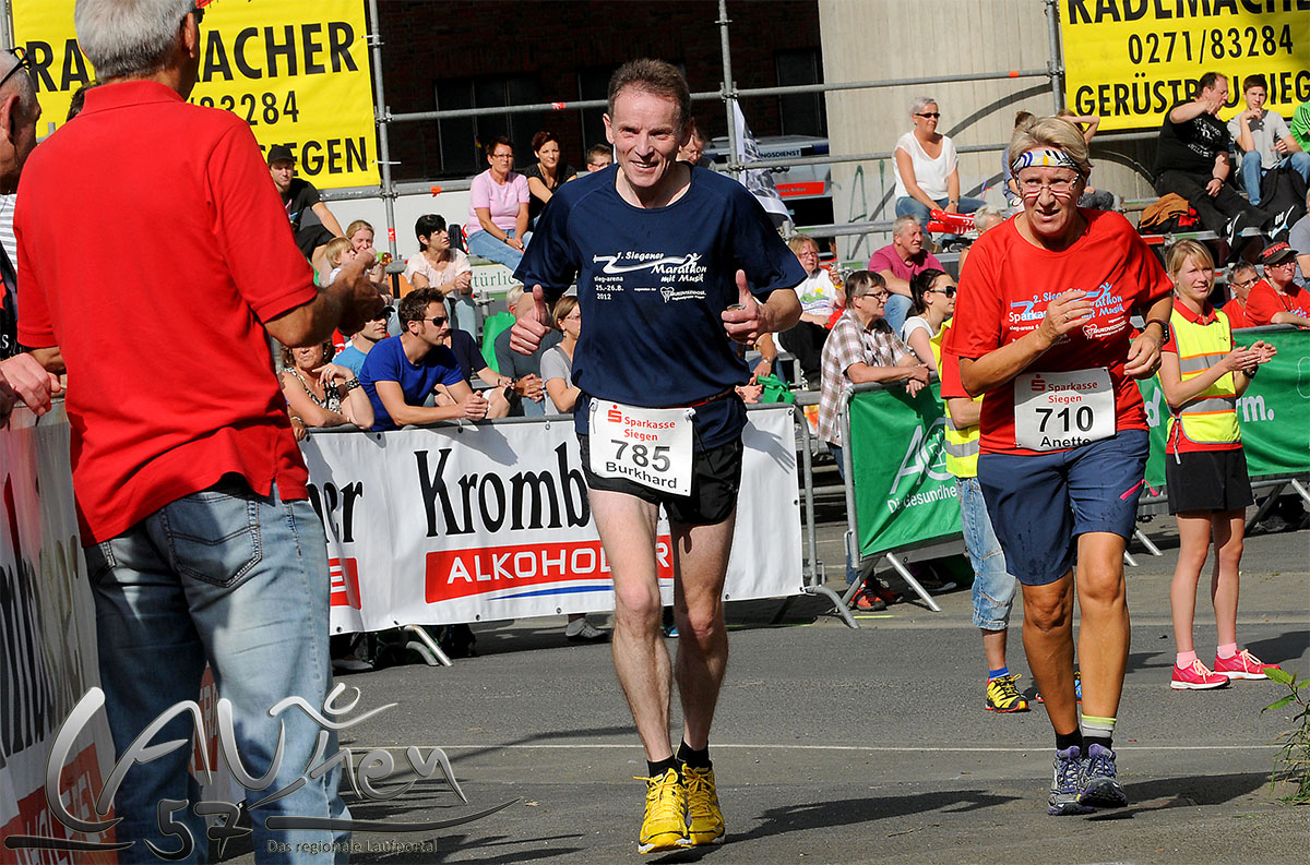 Burkhard Farnschläder, hier beim 2. Siegener Marathon mit Musik zugunsten der Mukoviszidose-Regionalgruppe Siegen am 6. September 2014, ist vom bundesweiten Portal Laufen.de als "Hobbyläufer des Jahres 2015" nominiert worden. 