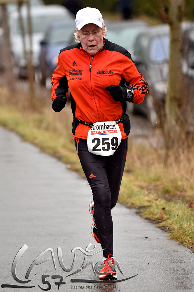 Marlene Stettner von :anlauf Siegen hat erst 2008 mit dem Laufsport begonnen. Jetzt lief sie beim Föschber Radweglauf eine neue Siegerlandbestzeit für die Altersklasse W70.