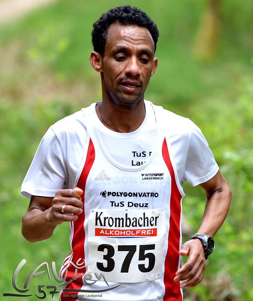 27. Deuzer Sparkassen Pfingstlauf über 15 Kilometer:  Nach 2014 gewann Yohannes Hailu Atey auch 2016 den Hauptlauf über 15 Kilometer.